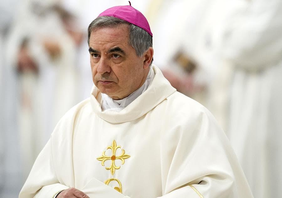 
	Il cardinale Becciu

