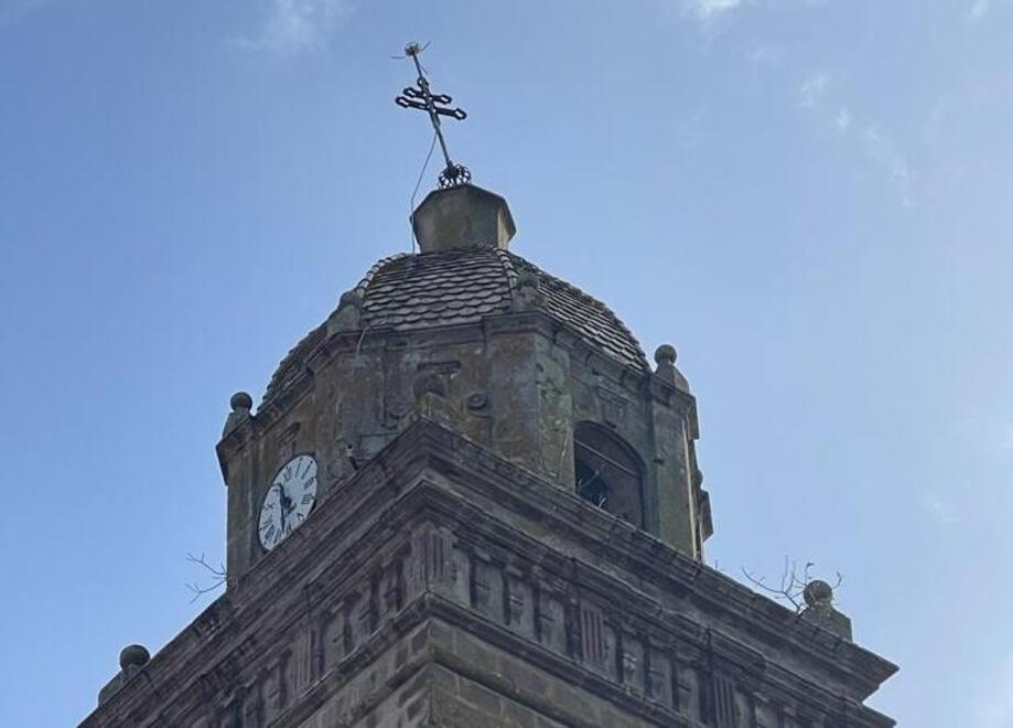 Ula Tirso, la croce del campanile rischia di cadere 