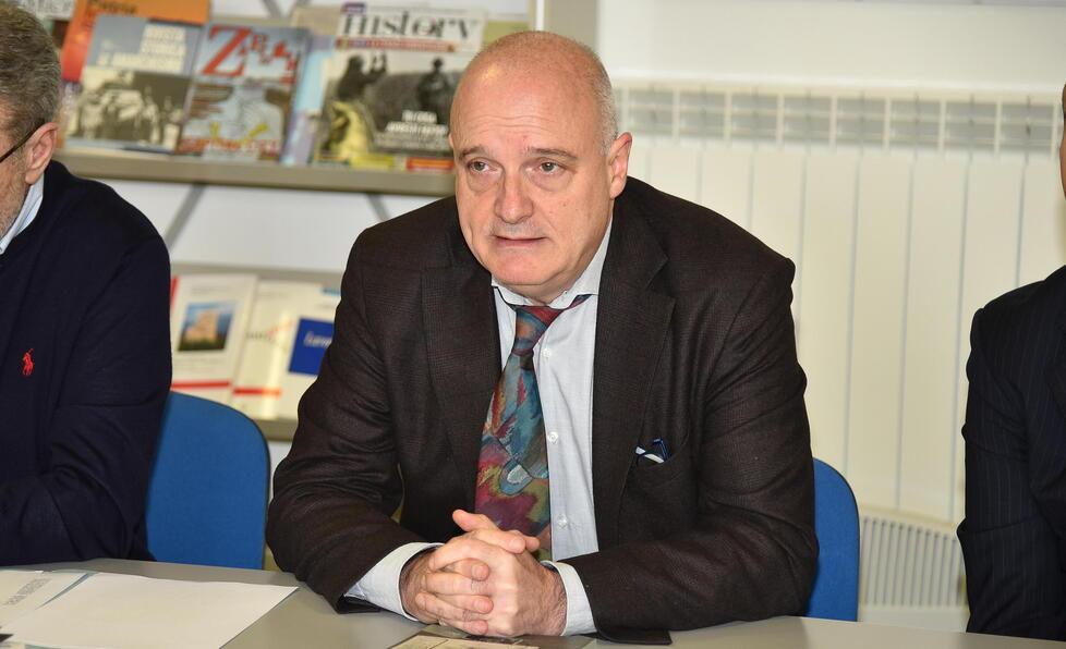 «Diffamò il sindaco con un post»: multa da 300 euro al prof Verzichelli