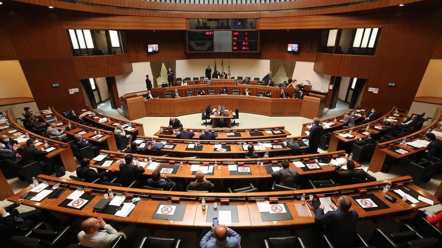 Rimpasto, possibile un altro stop: per la Lega Nieddu non si tocca. Omnibus, lite tra le opposizioni 