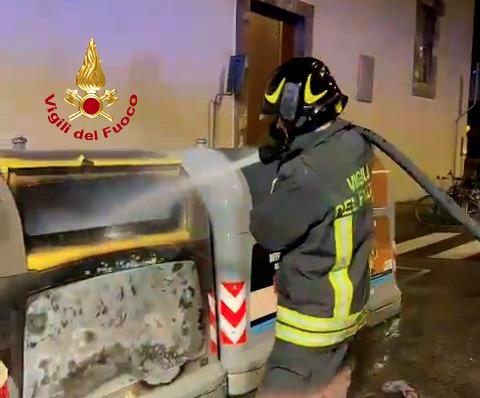 A fuoco 4 cassonetti: arrestato 50enne fiorentino