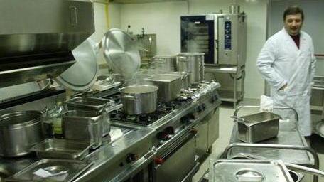 Lavoratori in stato di agitazione per l’appalto del servizio mensa