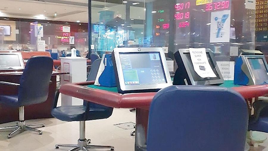 «Quel barman è troppo qualificato»: il Consolato italiano gli nega il visto