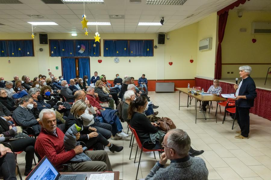 «Scelta scellerata»: un centinaio di residenti contro l’ipermercato di Ferrara