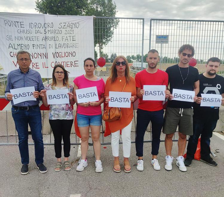 Ponte a San Giovanni d'Ostellato, Il cantiere si ferma: non ci sono i materiali
