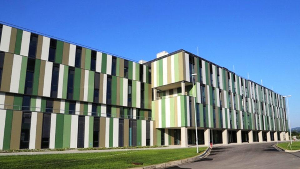 All’ospedale S. Jacopo quasi tutti esauriti i posti letto Covid