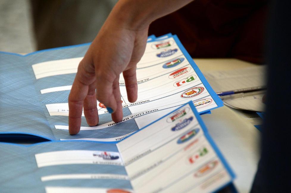 Pressing sul sindaco: pezzi di Pd più Sel vogliono le dimissioni 