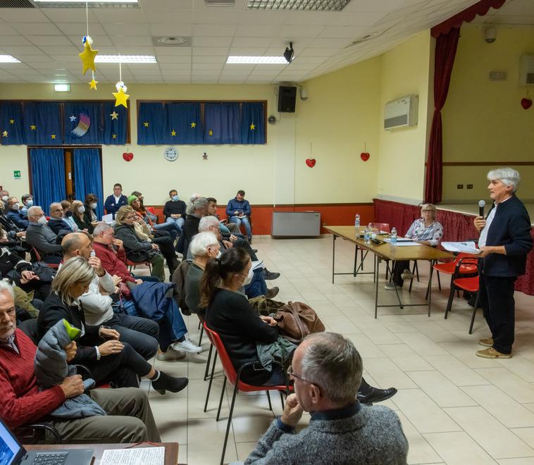 "Feris, state disfacendo Ferrara". All’assemblea Balboni contestato
