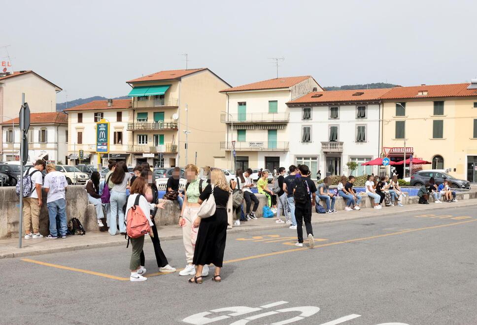 Piazza Italia con la stazione