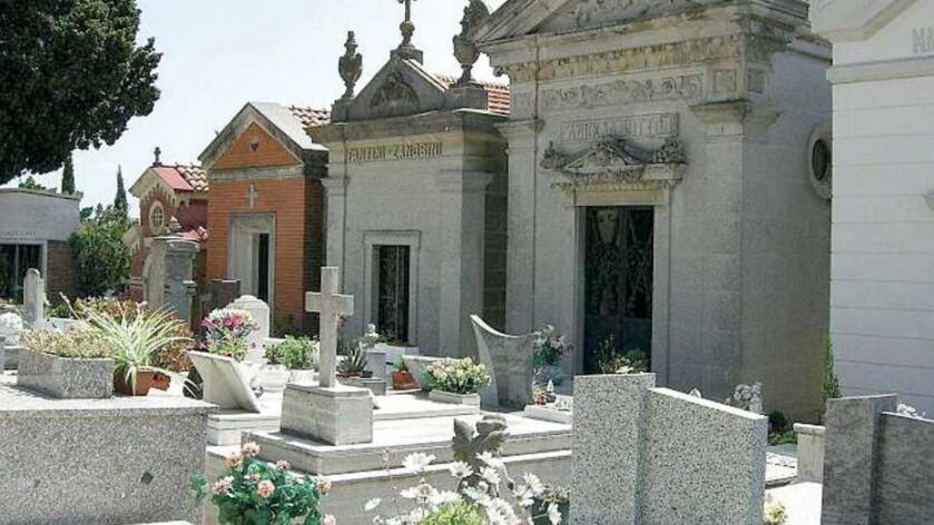 Una veduta del cimitero di Rosignano Marittimo