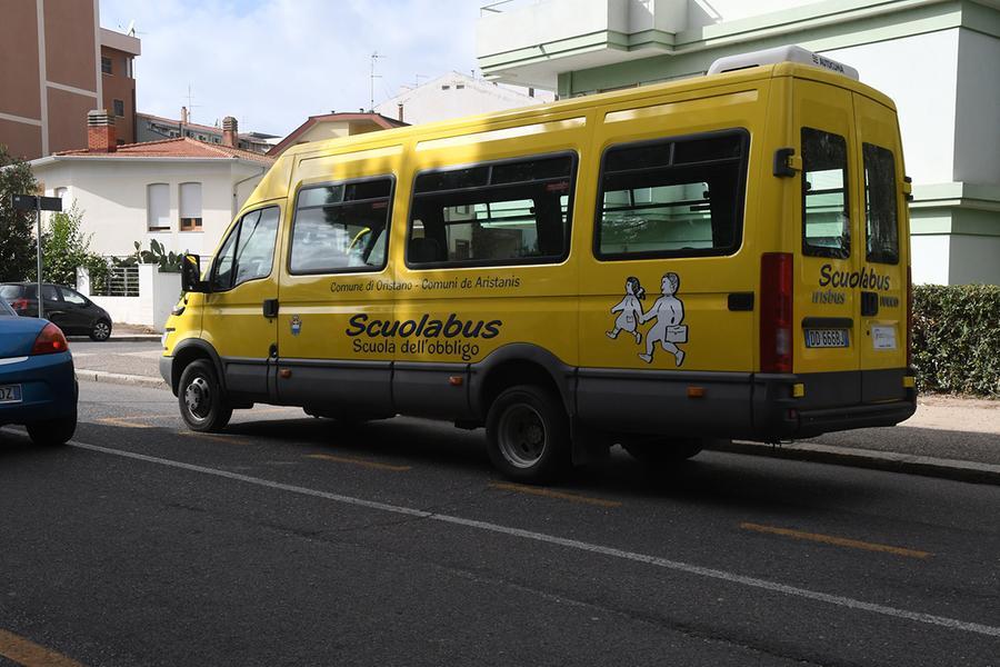 
	Uno scuolabus per il trasporto degli studenti

