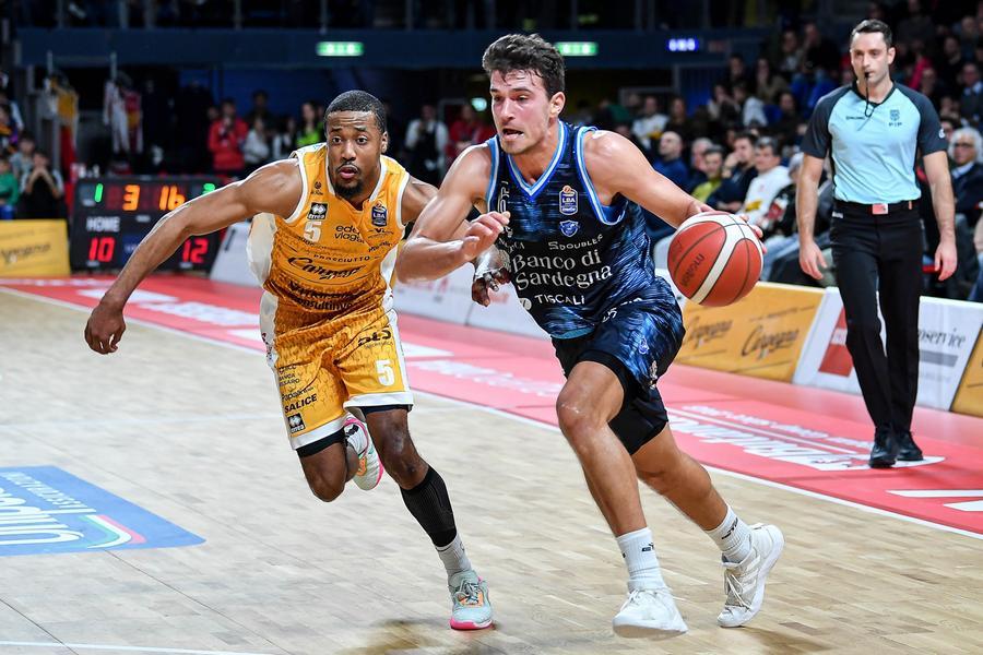 La Dinamo non passa a Pesaro