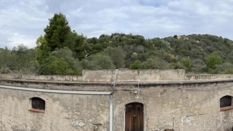 La Maddalena, infiltrazioni d’acqua in casa: il Comune pagherà 100mila euro
