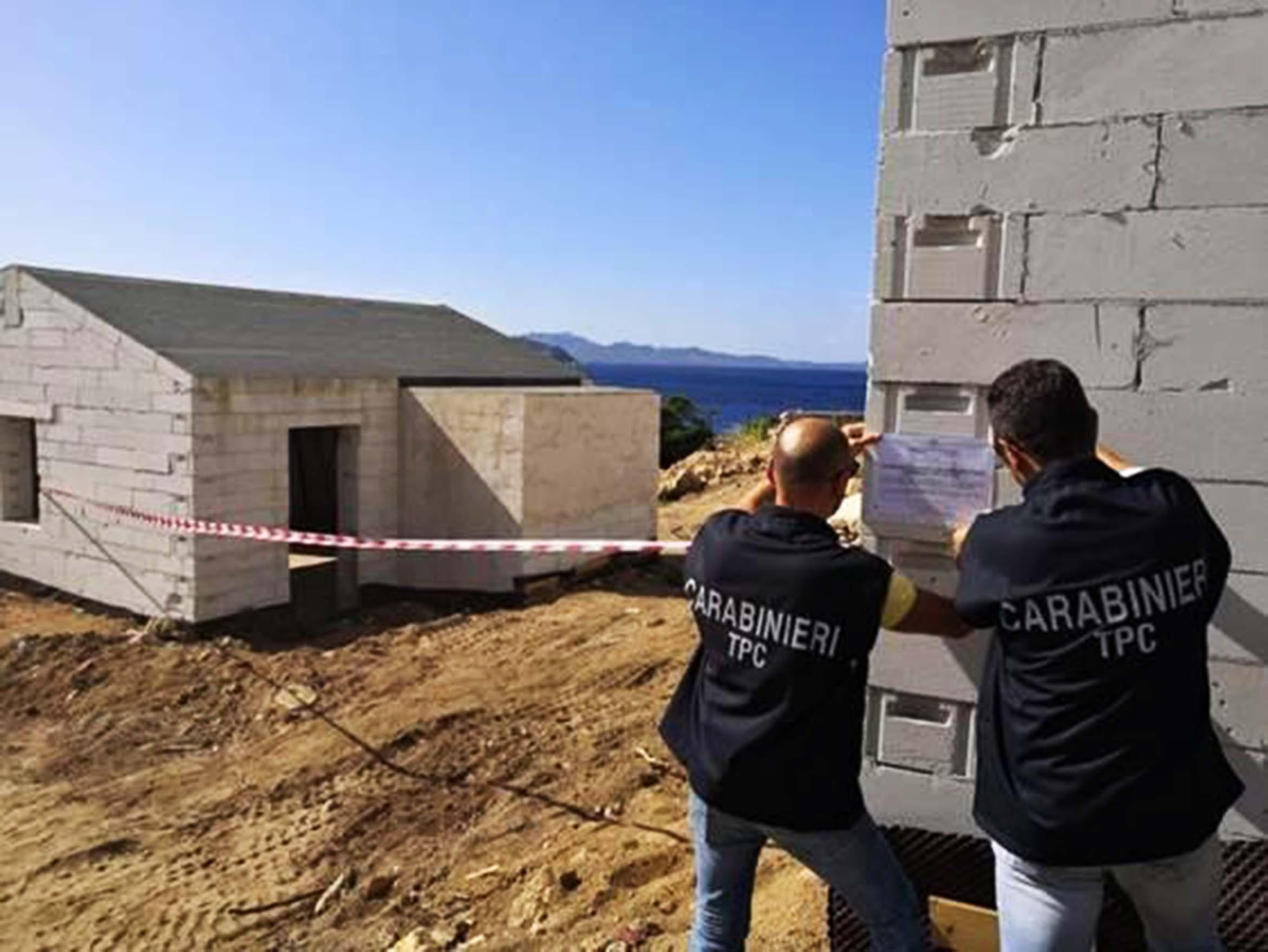 In Sardegna migliaia di abusi edilizi, ma solo il 23 per cento viene demolito 