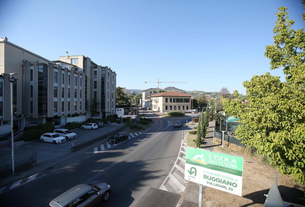 La zona di via del Salsero interessata dall’ intervento con gli alberi