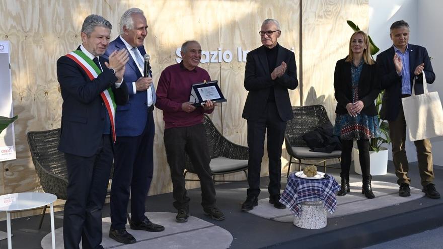 La premiazione di Nedo Cordovani