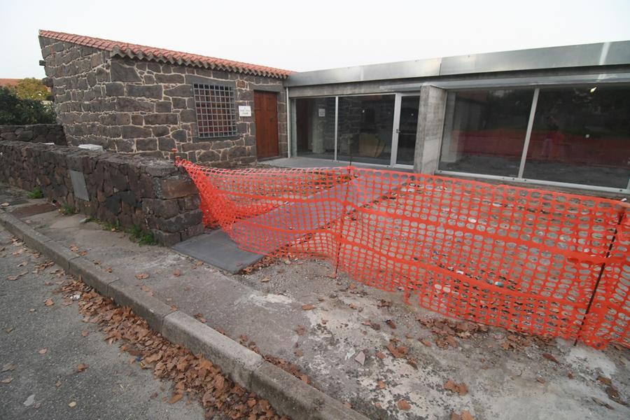 
	Il locale comunale che sar&agrave; trasformato nella taverna dei cantautori

