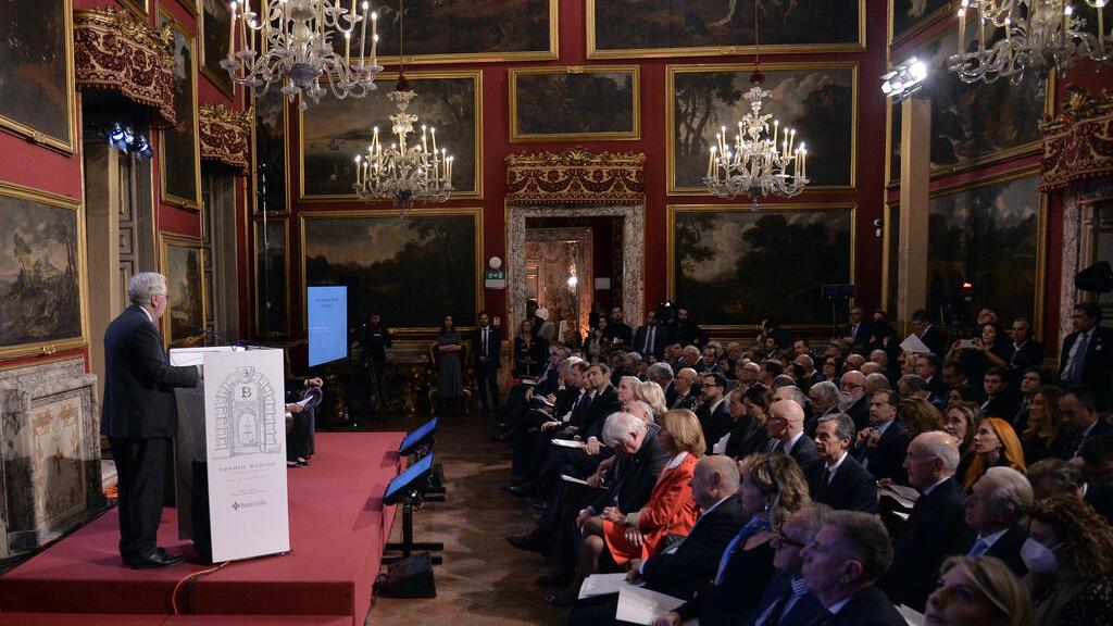 Mervyn King, tassi interesse alti a lungo per economie sane