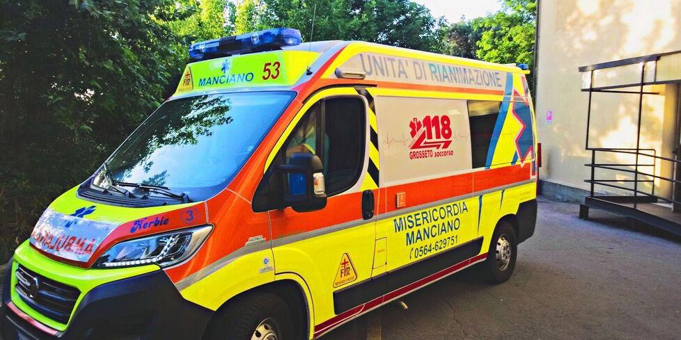 Tragedia in ambulanza: partorisce a bordo ma il bambino non ce la fa