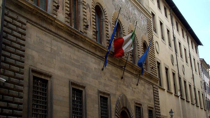 Nella foto la sede del provveditorato in via dei Servi a Firenze