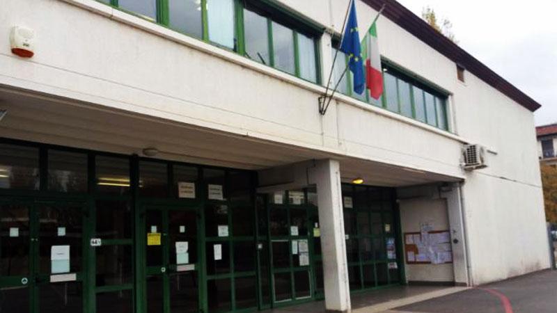 
	L&rsquo;ingresso della scuola primaria Balducci di Sesto Fiorentino

