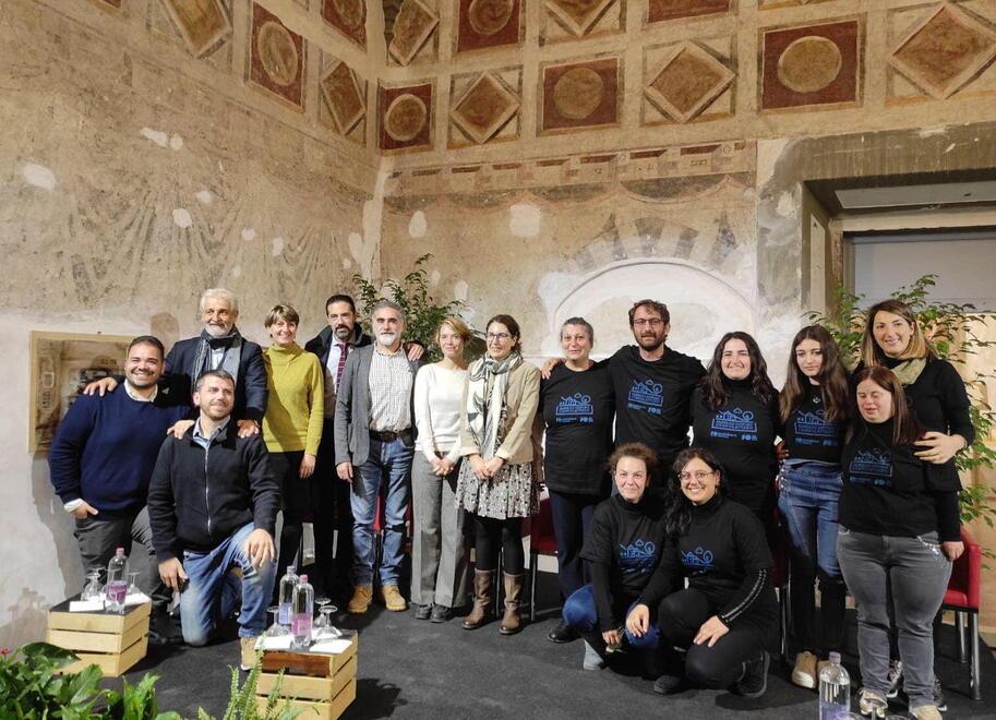 Il momento della premiazione a Prato