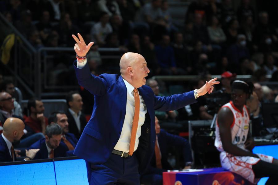 Max Menetti spalle al muro, Trieste è la sua ultima spiaggia