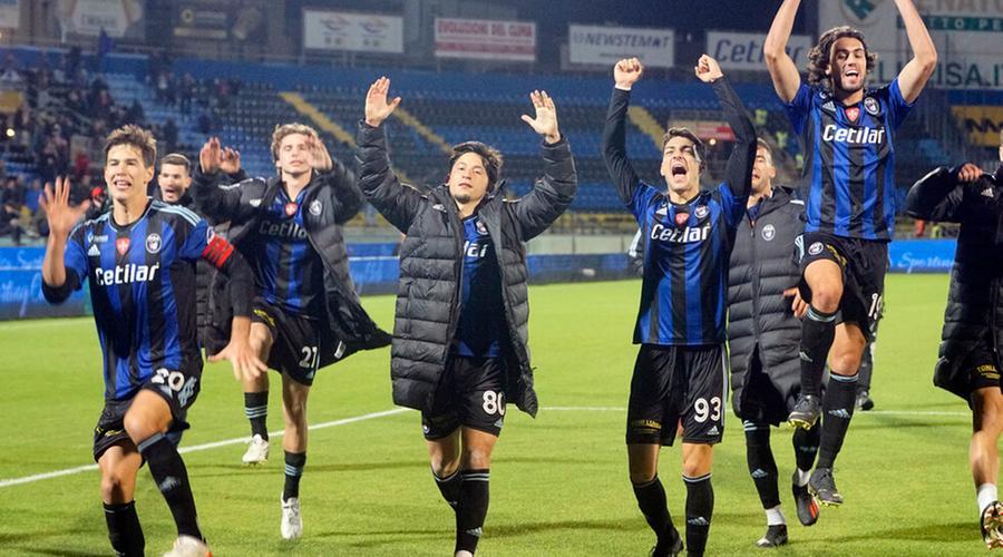 
	I giocatori del Pisa esultano dopo il 3-1 rifilato alla Ternana&nbsp;

