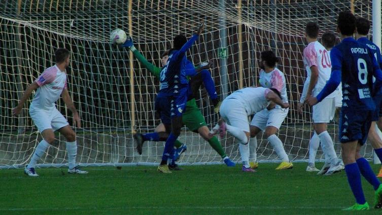 Un gol del Prato nella partita vinta 3-1 domenica con il Lentigione (foto Alfiero Zacchei)