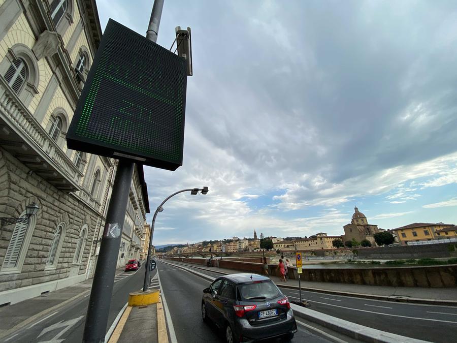 Autovelox, corsie preferenziali e varchi Ztl: giudice di pace accoglie il ricorso dell’Aduc contro contravvenzioni per transiti seriali