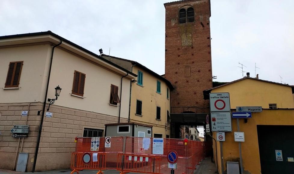 Quattro mesi di lavori per restaurare la porta-torre di Castelfranco e trasformarla in attrazione turistica