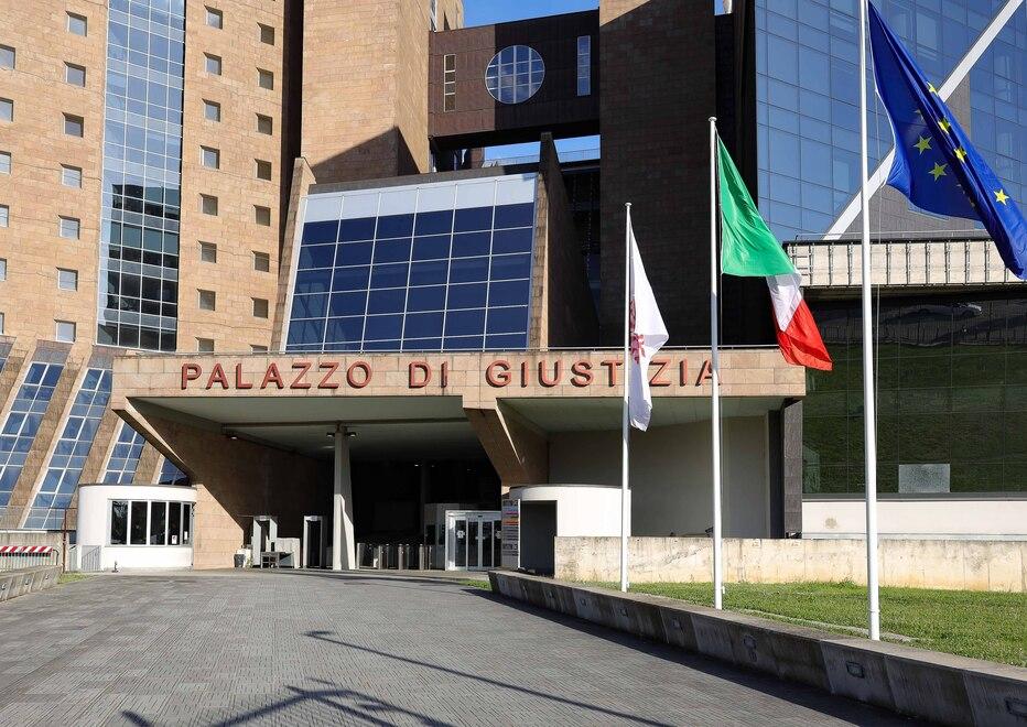 Pistoia, due rapine in casa di anziani: trentenne assolto in appello