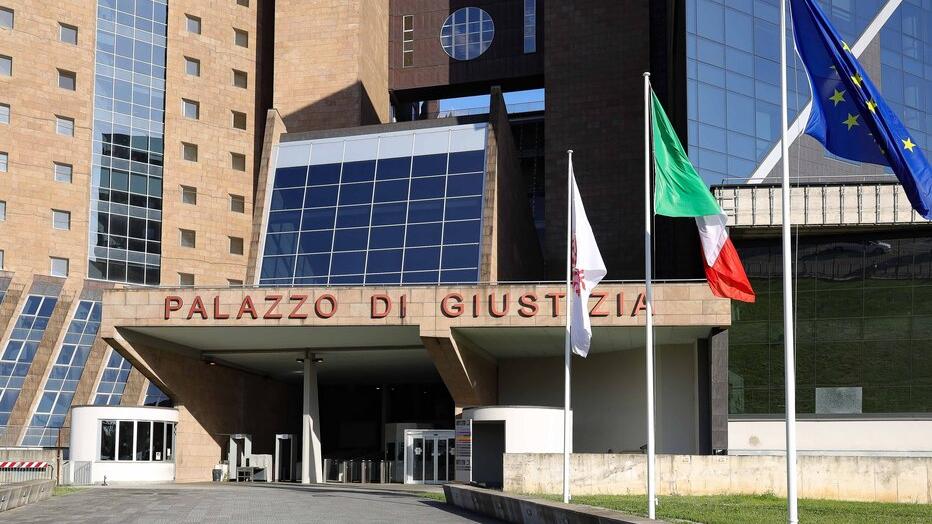 Pistoia, due rapine in casa di anziani: trentenne assolto in appello