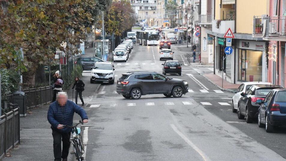 Carrara, due feriti al Noa dopo una lite: via Giovan Pietro ora ha paura
