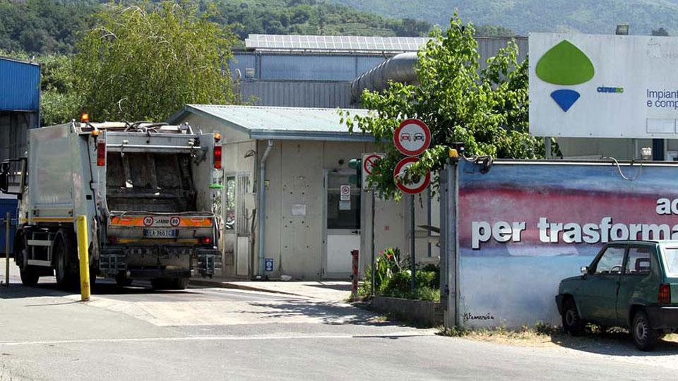 Cermec, nuovo grido d’allarme: «Carta e plastica vanno a Lucca»