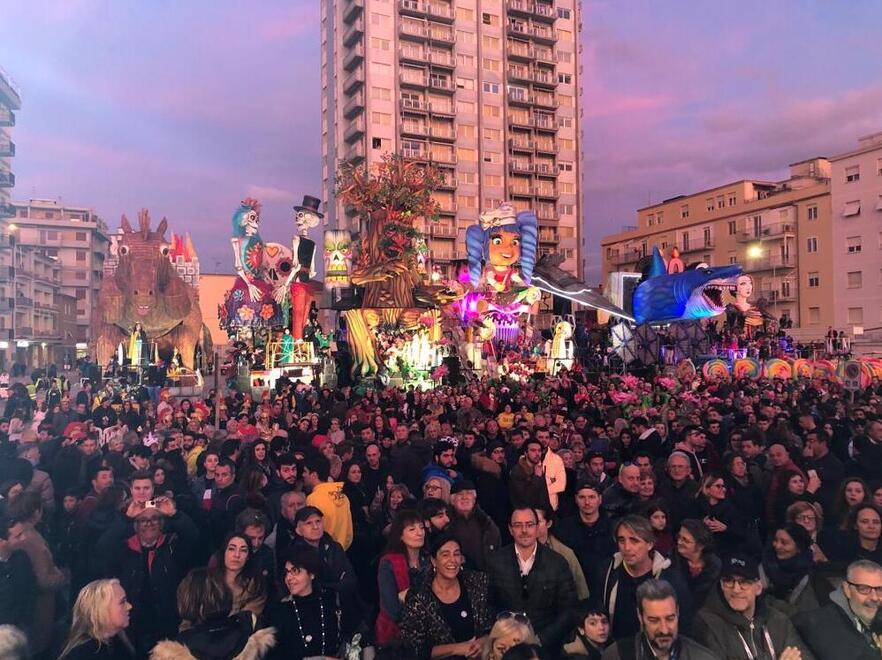 Su la maschera Il gran ritorno del Carnevale