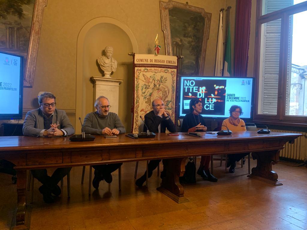 Notte di luce in piazza per riflettere sulla fragilità