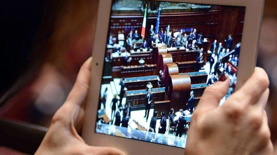 Regali in Camera, i parlamentari si regalano il bonus per tablet e pc