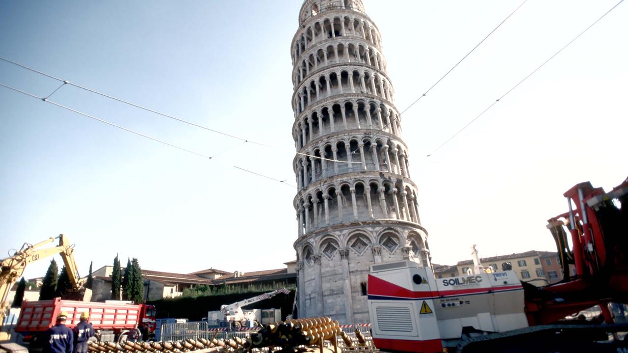 La Torre di Pisa è più dritta: lo “strapiombo” si è ridotto di 4 centimetri