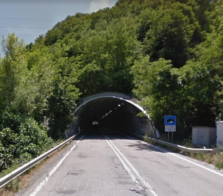 Chiude la galleria sulla Nuova Estense per lavori “improvvisi” Imprenditori in rivolta 