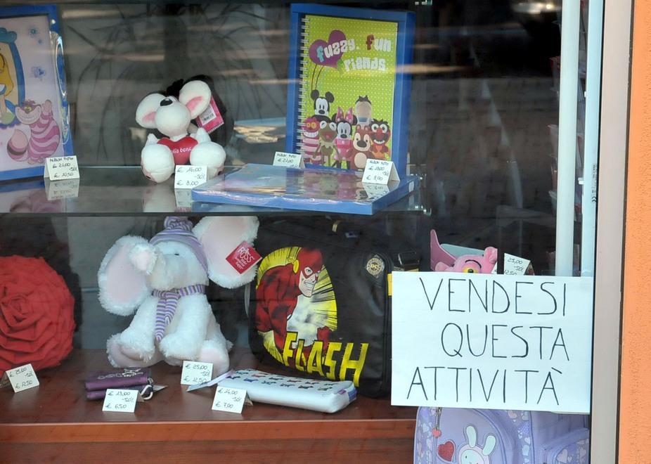 Commercio, la crisi cancella 120 imprese 