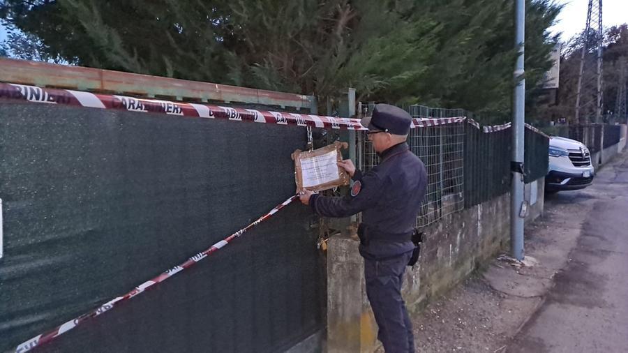 
	I carabinieri mettono i sigilli al deposito di veicoli


