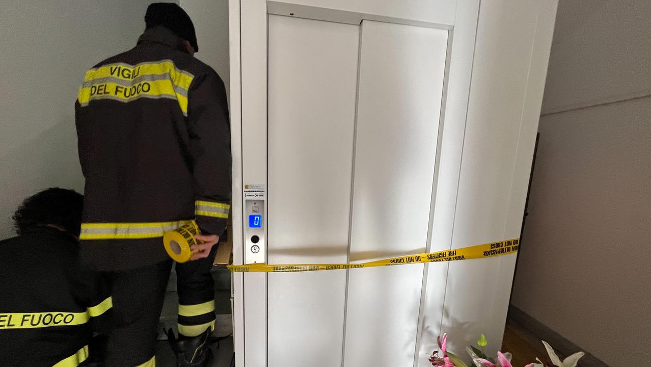 Nonna Maria, a 98 anni bloccata nell’ascensore per quaranta minuti in un condominio a Pontedera