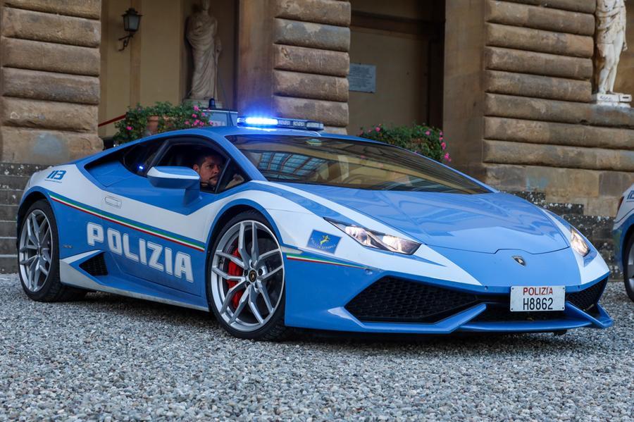 Percorsi a ostacoli e Lamborghini, il Poggio a lezione dalla Polstrada