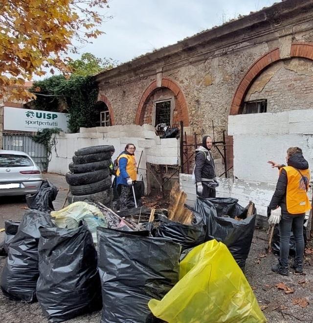 “Acchiapparifiuti” alla Guglia, raccolte due tonnellate di spazzatura