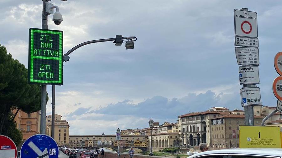 Varchi Ztl: pannelli spenti ma telecamere in funzione