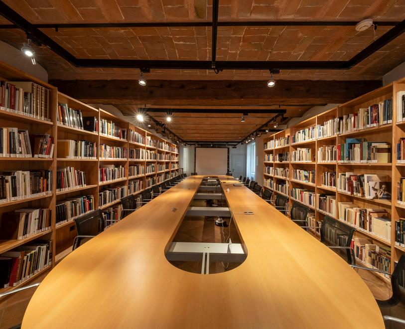 Fondazione: la biblioteca si arricchisce di 450 rari volumi di storia modenese