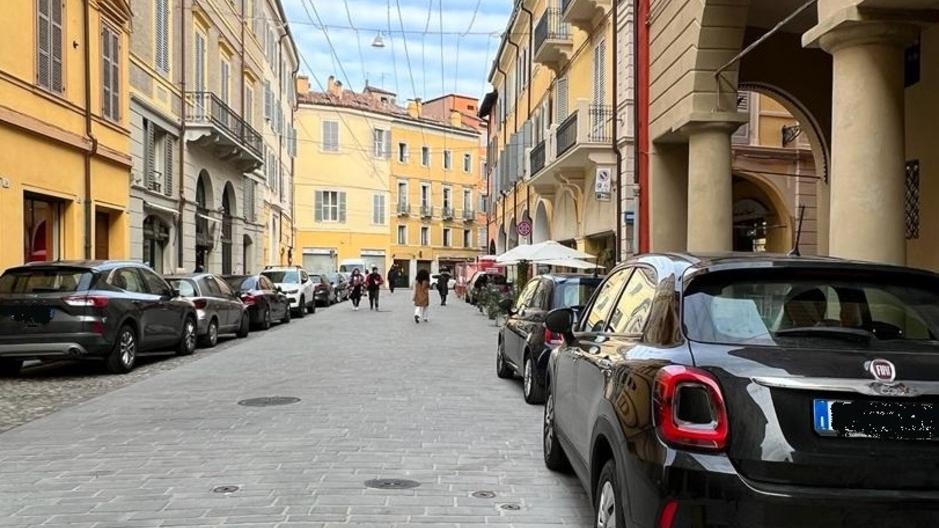 Modena. Feste, via Emilia chiusa al transito Canalchiaro: è già sosta selvaggia