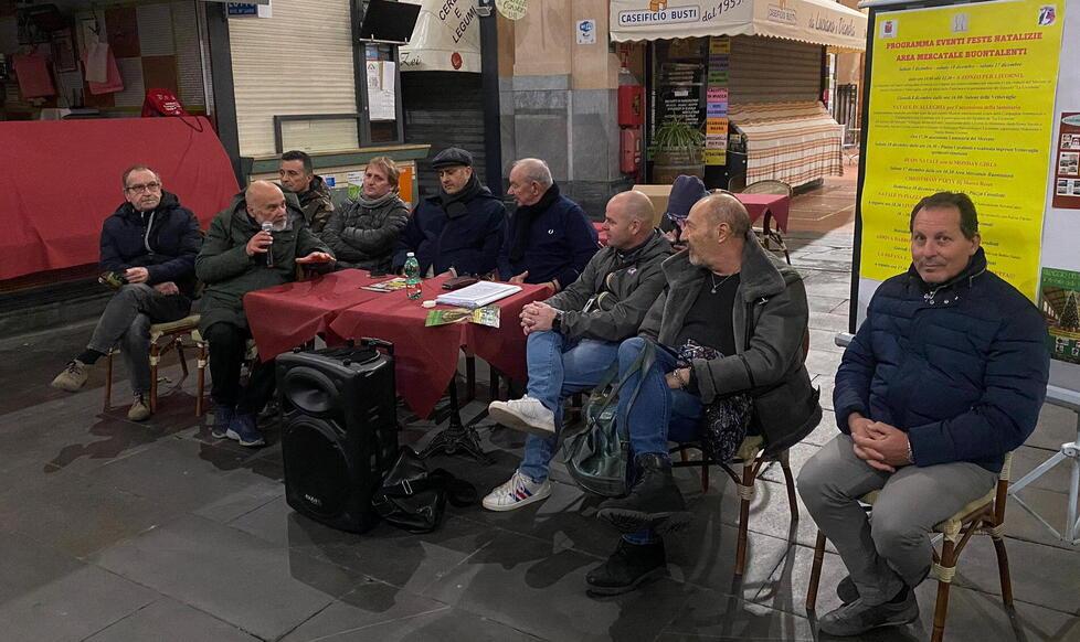 Luminaria, spettacoli e musica. Tutti gli eventi natalizi nella zona del mercato di Livorno