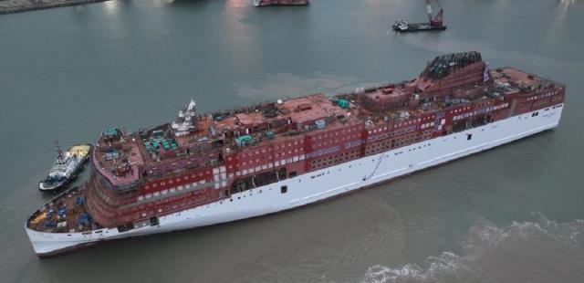 Cambiano i collegamenti tra Olbia e Livorno: varato in Cina il nuovo enorme traghetto Moby Legacy 